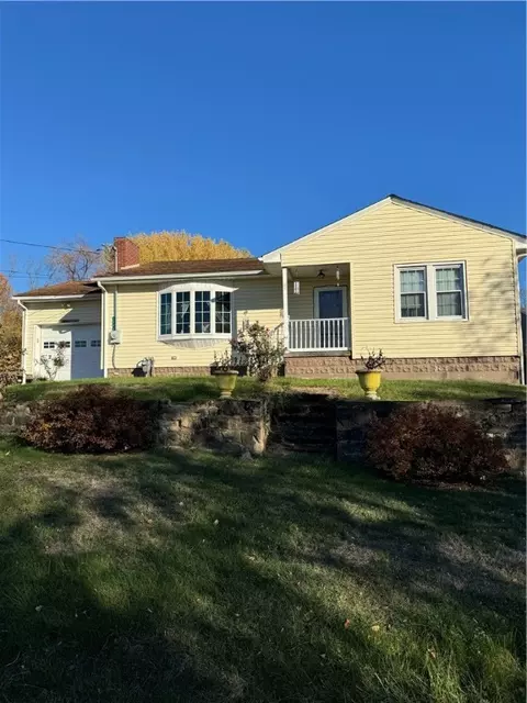1006 Roy St, Connellsville, PA 15425