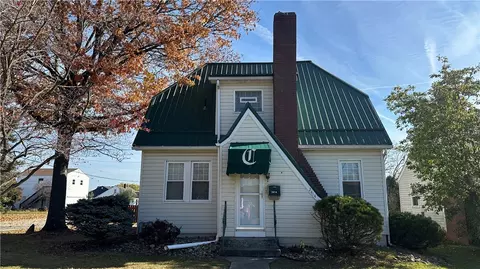 2414 High St, Natrona Heights, PA 15065