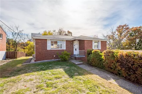 1105 Meadowlark Dr, Pittsburgh, PA 15243