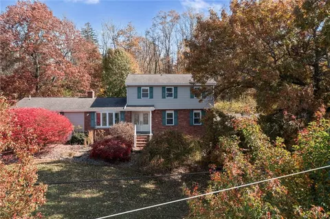 364 Seanor Church Rd, New Stanton, PA 15672