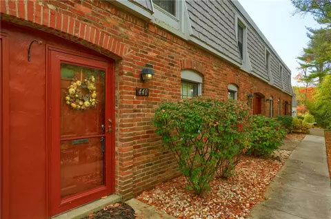 440 Country View Ct, Pittsburgh, PA 15205