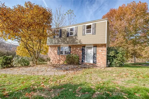 95 Bassie Dr, Zelienople, PA 16063