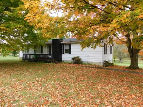 330 Shawnee Trl, Mercer, PA 16137