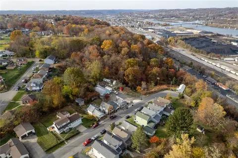 View/Area - 734 Colonial Ave, Monaca, PA 15061 photo 3 of 4