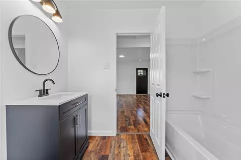 Bath - 734 Colonial Ave, Monaca, PA 15061 photo 2 of 2
