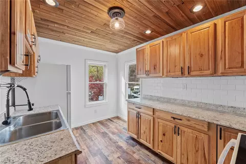 Kitchen - 734 Colonial Ave, Monaca, PA 15061 photo 1 of 4