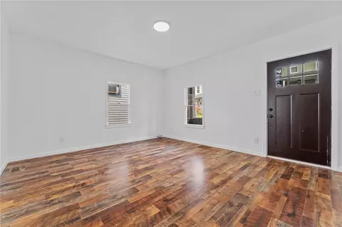 Living - 734 Colonial Ave, Monaca, PA 15061 photo 2 of 5