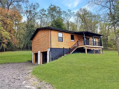 130 Highland Ave Ext, Burgettstown, PA 15021
