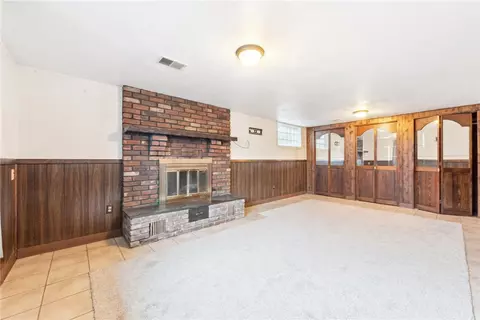 Living - 5 Aspen Dr, Irwin, PA 15642 photo 5 of 5