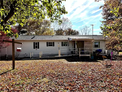 192 Pekar Rd, Point Marion, PA 15474