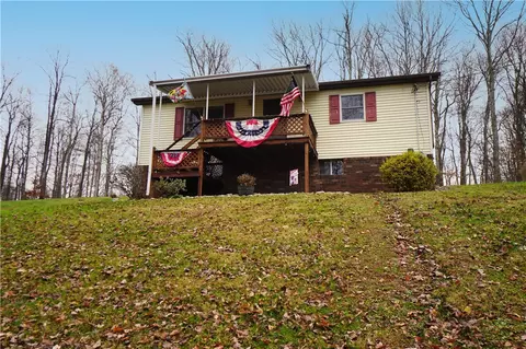 243 Gaskill Rd, Grindstone, PA 15442