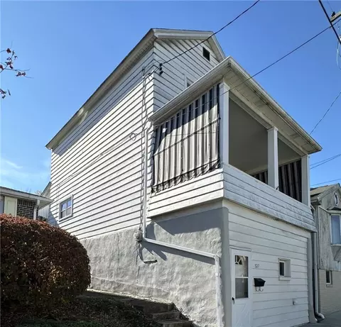 327 Emerson St, Vandergrift, PA 15690