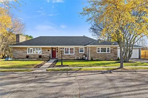 2125 Fernwood Dr, Aliquippa, PA 15001