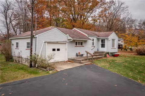 5239 Tamarack Dr, Sharpsville, PA 16150