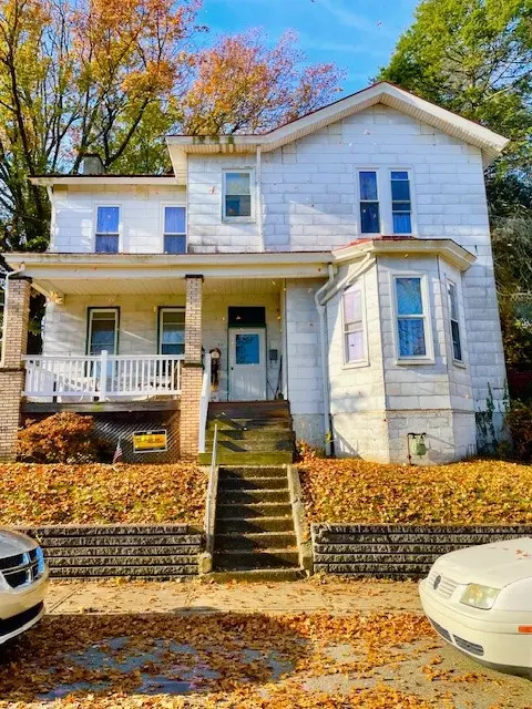 711 Wymore, Pittsburgh, PA 15220