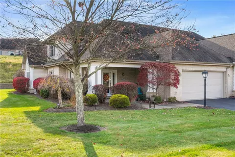 220 Hytyre Farms Dr, Gibsonia, PA 15044
