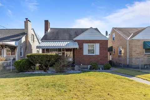 1117 Holmes St, Mckees Rocks, PA 15136