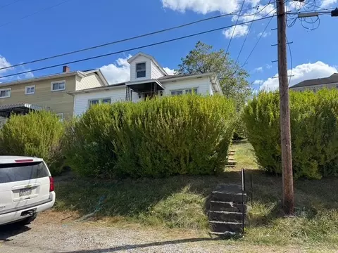 24 Grant St, New Salem, PA 15468