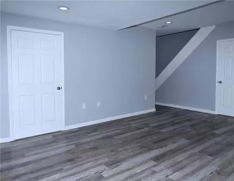 Living - 286 Todd Ln, Monaca, PA 15061 photo 5 of 5