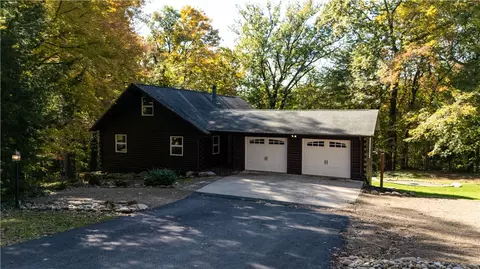 55 E Patricia Dr, Transfer, PA 16154