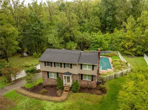 1343 Mount Pleasant Rd, Greensburg, PA 15601