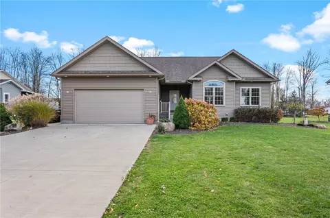 3678 Fran Ln, Hermitage, PA 16148