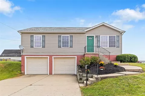 592 Hillcrest Ave, Mckees Rocks, PA 15136