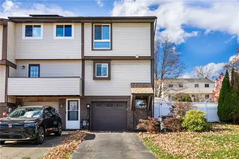 209 Cranbrooke Dr, Coraopolis, PA 15108