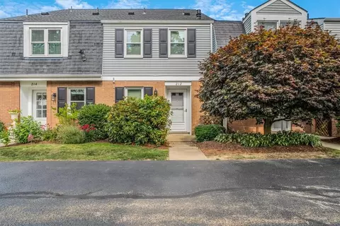 212 Greenwood Dr, Canonsburg, PA 15317