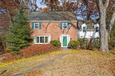 220 Dombey Dr, Pittsburgh, PA 15237
