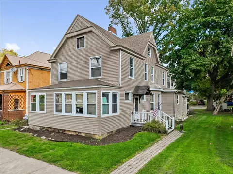 726 Market St, Beaver, PA 15009