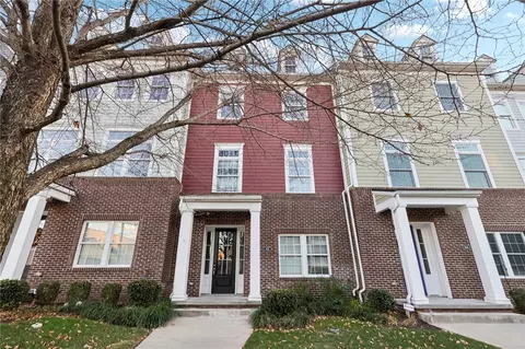 306 College, Oakmont, PA 15139