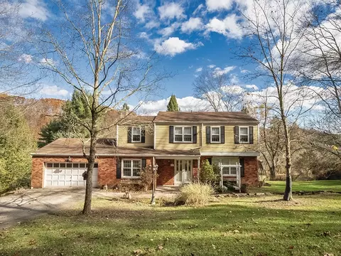 10010 Grubbs Rd, Wexford, PA 15090