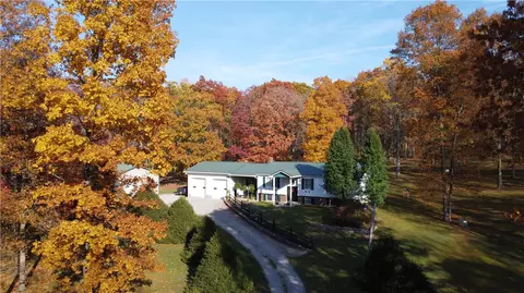 370 Braddock Rd, Farmington, PA 15437