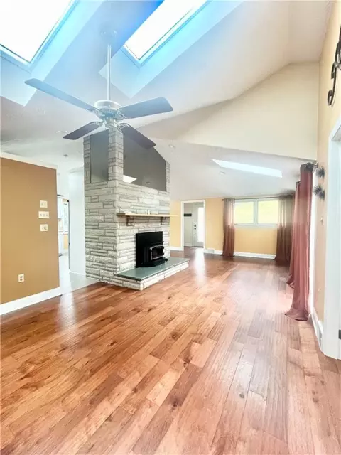 Living - 4908 Simmons Cir, Export, PA 15632 photo 1 of 8