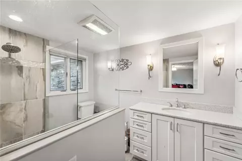 Bath - 4908 Simmons Cir, Export, PA 15632 photo 2 of 5