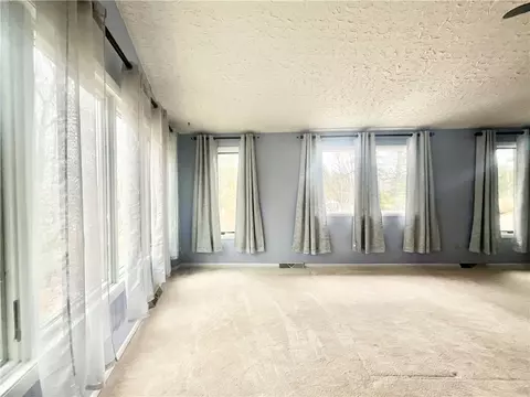 Living - 4908 Simmons Cir, Export, PA 15632 photo 6 of 8