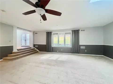 Living - 4908 Simmons Cir, Export, PA 15632 photo 5 of 8