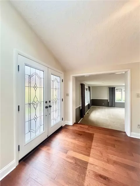 Entry Way - 4908 Simmons Cir, Export, PA 15632 photo 2 of 4