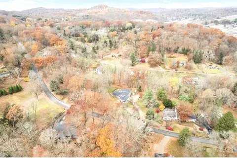 View/Area - 4908 Simmons Cir, Export, PA 15632 photo 1 of 3
