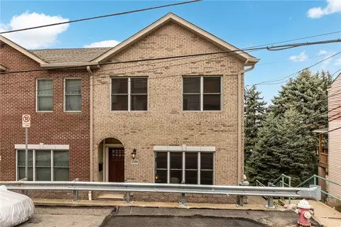 2359 Holt St, Pittsburgh, PA 15203