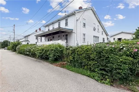 227-229 Kennedy St, Crabtree, PA 15624