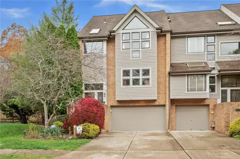 1417 Towne Square Dr, Allison Park, PA 15101