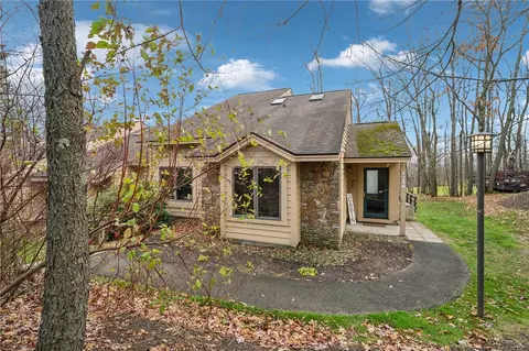 1716 Snowfield Run, Hidden Valley, PA 15502