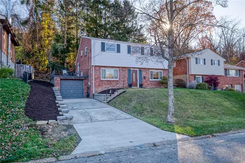 1281 Grouse Dr, Pittsburgh, PA 15243