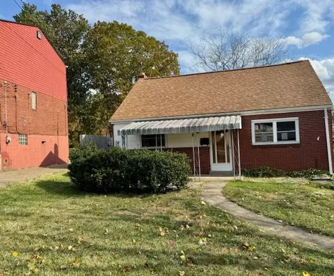 455 Drycove St, Pittsburgh, PA 15210