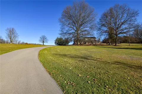 532 W Sunbury Rd, Butler, PA 16001