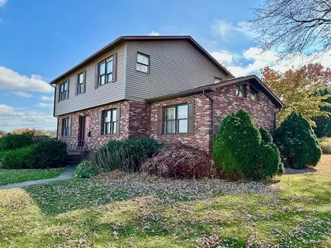 212 E James St, Homestead, PA 15120