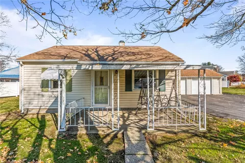 1111 Arlington Dr, Greenville, PA 16125