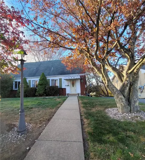 432 Bryant Dr, Pittsburgh, PA 15235